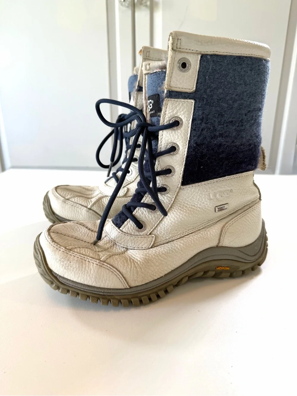 UGG Adirondack II Waterproof Winter Boots Blue Ombré Leather Size 6